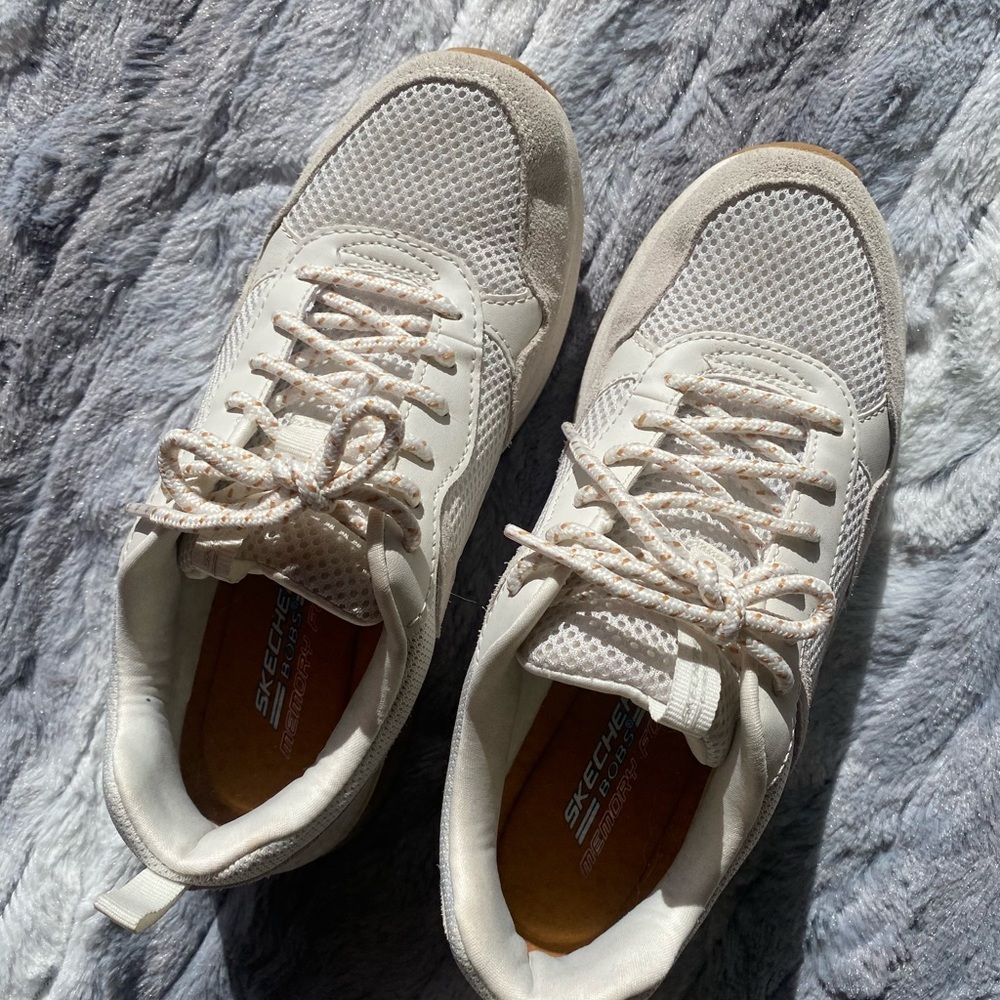 Women’s Size 8 Skechers Bobs With Memory Form - image 2